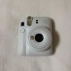 instax mini 12 ホワイト チェキ　本体