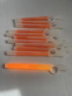 【10本セット】ドレス色当てクイズ 激しく光る棒 オレンジ サイリウム 結婚式