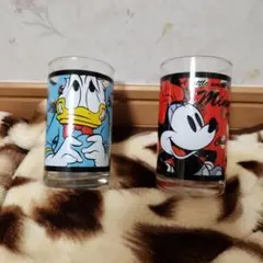 ミニー・マウスとドナルド・ダックのグラスセット。