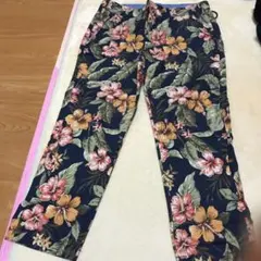 パンツ 花柄 スラックスのサムネイル