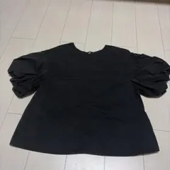 ブラック パフスリーブ 半袖ブラウス