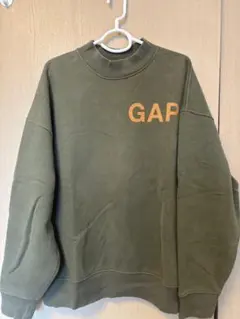 即日発送✨一品限り✨美品✨ GAP オリーブ色 クルーネックスウェット