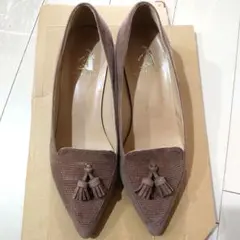 ブティックオーサキ　タッセル付きポインテッドトゥパンプス