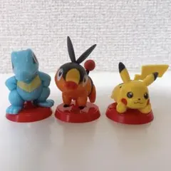 ポケモン　チョコエッグ　ワニノコ　ピカチュウ　ポカブ　旅立ちの3匹