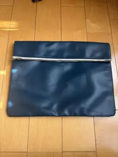 ネイビー レザー クラッチバッグ