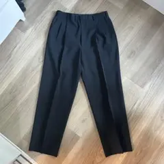 スラックス プリーツ入り