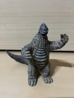 はしもとみおのウルトラ怪獣彫ってみた03 レッドキング