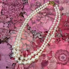 首元を華やかに　フェイクパール2連ネックレス