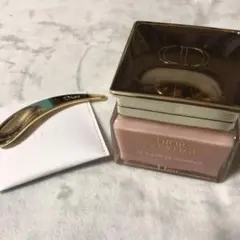 Item thumbnail for item f6a702ee-d805-44fc-975f-f8b3451534cd