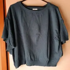 ダークグリーン フリル袖 ニット