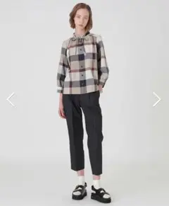ブルーレーベルクレストブリッジ★定価25,300　コットンライクツイルパンツのサムネイル