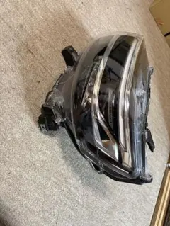 ジャンク　テスラ モデルY 純正 右 ヘッドライト 右 ライト ジャンク テスラ モデルY 純正 右 ヘッドライト 右 ライト - メルカリ