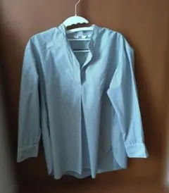 青と白のストライプ 長袖シャツ