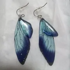 蝶の羽デザイン ピアス(両耳用)