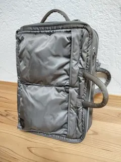 極美品 PORTER ポーター タンカー シルバーグレー 3WAYバック　2層式 ポーター愛用レビュー｜二層式タンカー3WAYブリーフケース | 僕と写真
