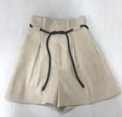 LILY BROWN ハイウエスト ショートパンツ ベージュ