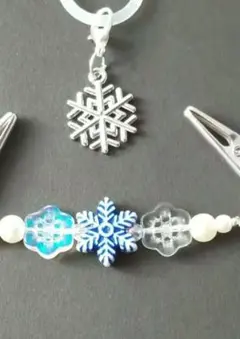 ハンドメイド 雪の結晶ミニ、ストール、ショール、羽織紐クリップ、チャームつき
