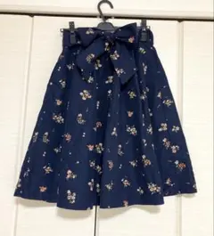 アースミュージックアンドエコロジー　スカート　ネイビー　花柄