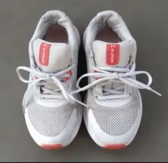 Under Armour SURGE スニーカー 23cmのサムネイル