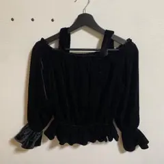 【CECIL McBEE】ブラックベルベット オフショルダー トップス