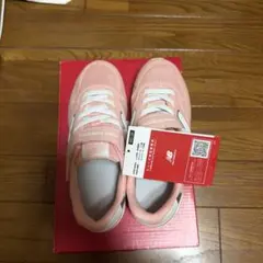 New Balance ピンク スニーカー