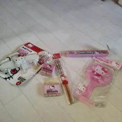 Hello Kittyレストラン限定 ウェイトレス ファスナーマスコット - メルカリ