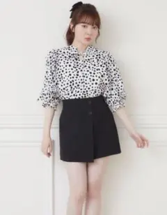 ダルメシアン柄 フリル袖 ブラウス