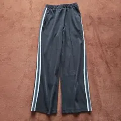 GU ブラック ロングパンツ 150サイズ　サイドストライプ