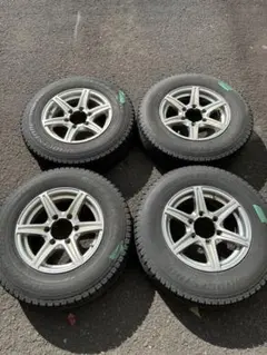 トヨタハイエース 200系 15/6J +20 PCD139.7 スタッドレス トヨタハイエース 200系 15/6J +20 PCD139.7 スタッドレス - メルカリ