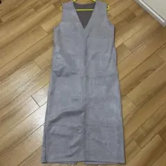 バックスリットジャンバースカート