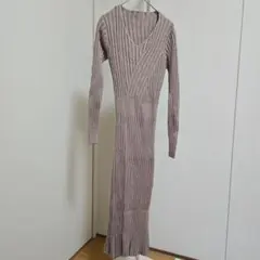 ローズブラウン　ニット　ワンピース　春服　薄いピンク Vネック 　536