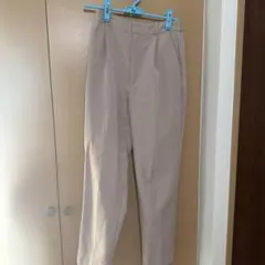 美品GU ウォッシャブルテーパードパンツ