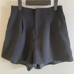 GRL ハイウエストブラックショートパンツ タック入り