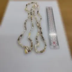 貝殻のネックレス