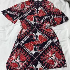 【美品】VALENTINO フレアスリーブ ロゴ入り ミニワンピース