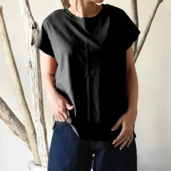 黒Tシャツ
