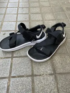 NIKE スポーツサンダルのサムネイル