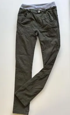 オリーブグリーン スリムフィット カジュアルパンツ