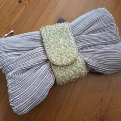 ベージュ プリーツ パーティバッグ