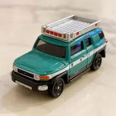 トミカ No.31 トヨタ FJクルーザー パトカー 警視庁 山岳救助隊 ⑥のサムネイル