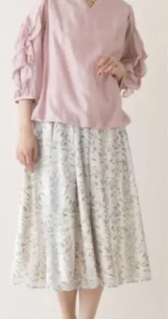 ローズティアラ（Rose Tiara） アプリコットフラワー　プリント　スカート