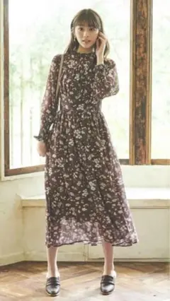 ロングワンピース 長袖花柄