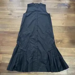 ZARAザラノースリーブ　ワンピースプリーツ　黒　M