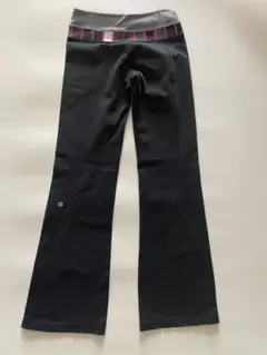 lululemon ブラック フレア ヨガパンツ ルルレモンlululemon ブラック フレア ヨガパンツ ハイウエスト 4