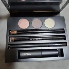MAC スモーキーブラウン メイクアップ レッスン セットのサムネイル