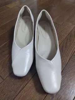 ヌーベル　ヴォーグ　中ヒール　パンプスのサムネイル