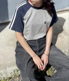 【Chillfar】ラグランラインスリーブリンガー刺繍Tシャツのサムネイル
