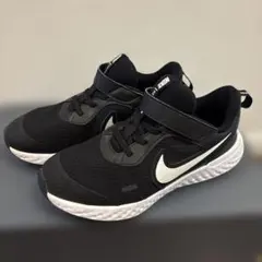 【美品】Nike Revolution ブラック スニーカー　サイズ21㌢