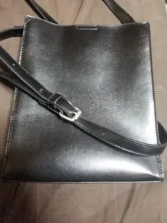 NIKO AND... 黒 レザー ショルダーバッグ