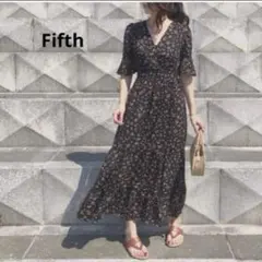 fifth 花柄カシュクールロングワンピース 黒 花柄のサムネイル